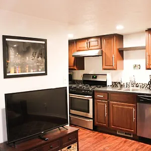https://1-bed-apt-amazing-location-1-block-to-carson-st.hotels-in-pittsburgh.com