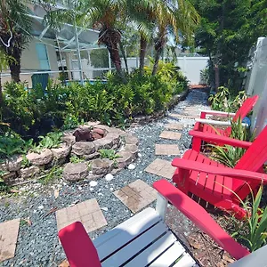  Holiday home Cozy And Conveniently Located Pool With Free Wifi
